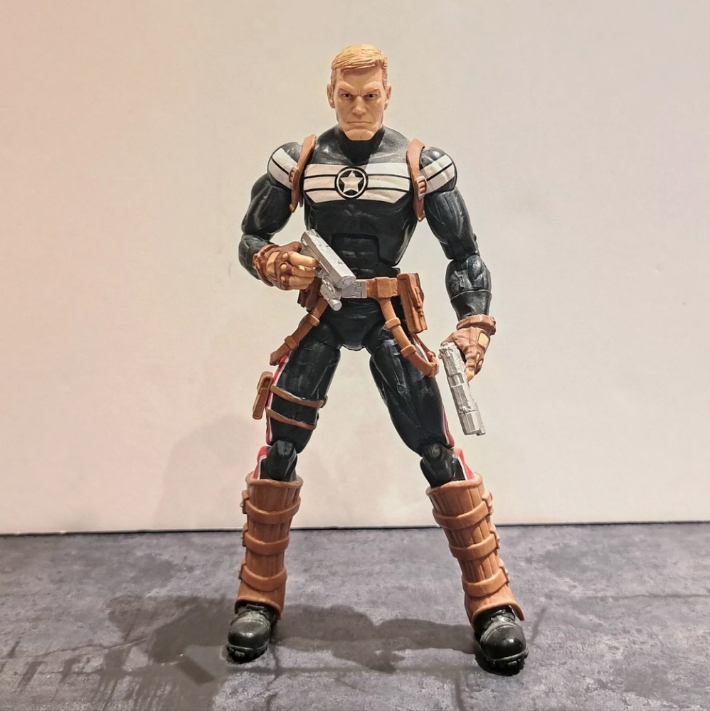 Marvel Legends Commander Rogers (Captain America)